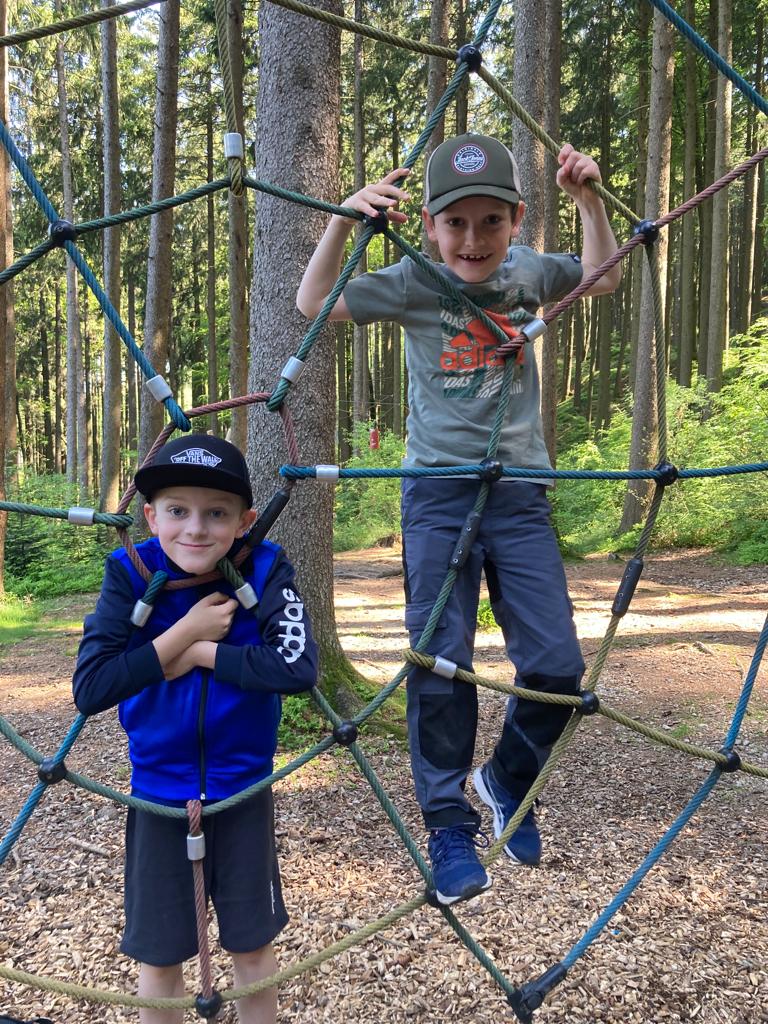 30 Kinder Feiern Ihre Erstkommunion Volksschule Der Franziskanerinnen